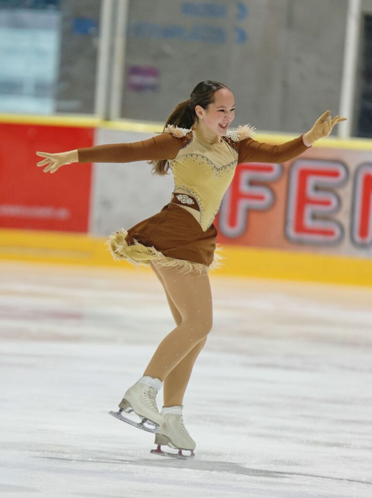 Eiskunstlaufassistentin Leonie Kromer – Training Herrischried